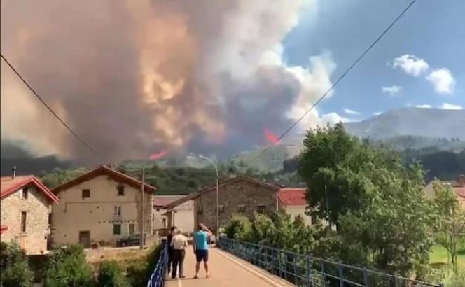 Fotograma del vídeo sobre el incendio proyectado en la charla